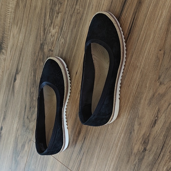 Like new Clark's suede espadrille flats - Picture 4 of 6
